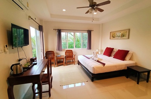 Bang Kobua Hotel | Baan Klangsuan Bang Korbua