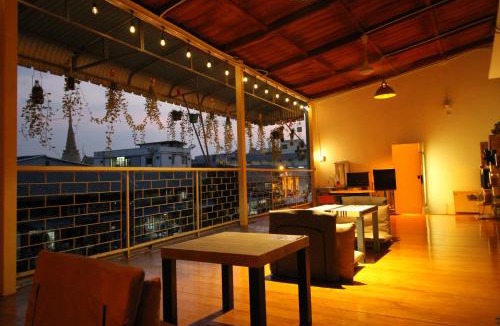 Ban Phan Thom Hostel | Baan Nampetch Hostel