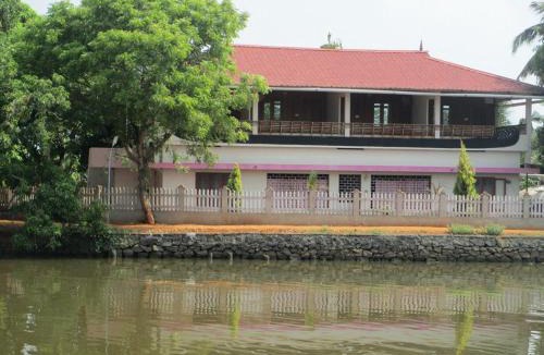 Kumarakom House | Backwater Breeze