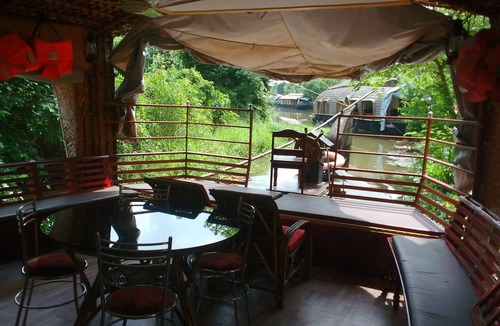 Kumarakom Boat Rental | Backwater Routes Houseboats