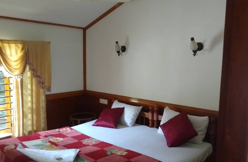 Kumarakom Boat Rental | Backwater Routes Houseboats