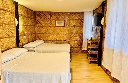 Abra de Ilog Bed & Breakfast | Bamboo House Beach Lodge & Restaurant