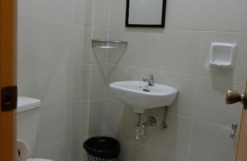 Coron Town Proper House | Bangles Homestay