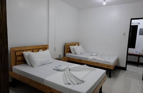 Coron Town Proper House | Bangles Homestay