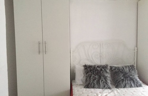 Kuala Lumpur Bed & Breakfast | Batu Caves Small Cozy Room for Traveller