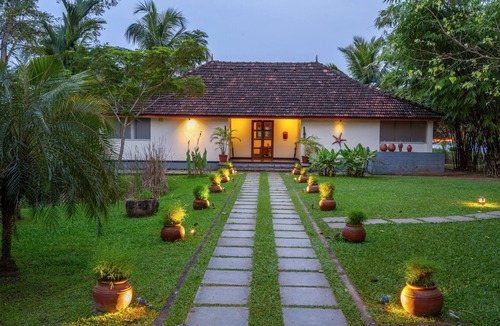 Kumbalam Villa | Baymaas Lakehouse