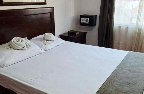Barretto Hotel | Baywatch Beach Resort