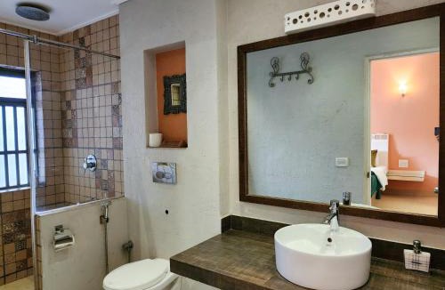 Gauravaddo Villa | Beach 7 mins walk Luxury villa Diva