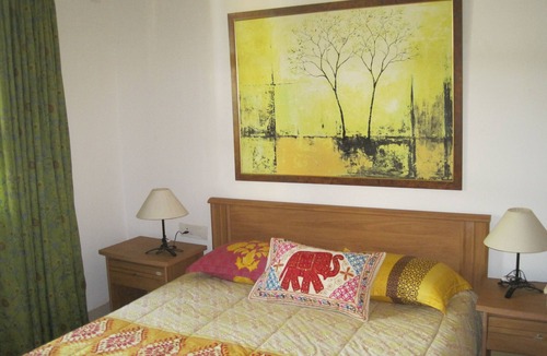 Betalbatim Villa | Beach & basic shopping15 min. walk,swimpool in season, garden, cook on request