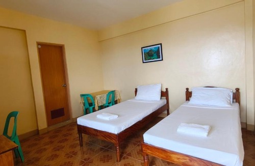 Ivana Cabin | Beach Front Bed & Dine