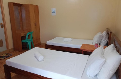 Ivana Cabin | Beach Front Bed & Dine