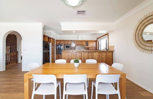 Aldinga Beach House | Beachfront Bliss- Aldinga Beach House - 5 BR