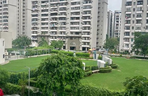 Indirapuram Apartment | Beautiful 1 Bed Room