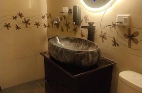 Noida House | Beautiful Cozy 3-bedroom apartment with AC in Noida