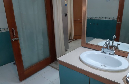 Gomti Nagar Apartment | Beautiful Fully Furnished 2BHK Suite - rooms, lobby, kitchen, bathrooms, Garden