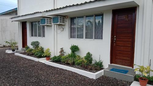 Basdiot House | Bernis Hostel