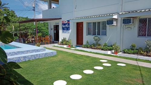 Basdiot House | Bernis Hostel