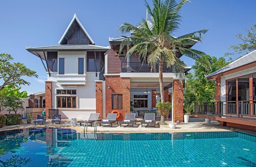 Na Chom Thian Villa | Beverly Thai House Pool Villa