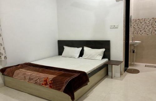 Shri Madhopur Hotel | BHAI BHAI GUEST HOUSE