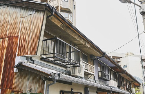 Nakatsu House | BIO 001 Light footwork for travel and work - 001/Osaka Ōsaka