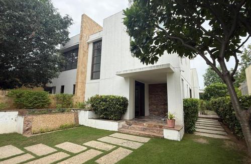 Devdholera House | BK's Villa Golf - By the 7th Hole