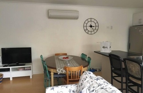 Indented Head Cottage | Blue Seashell Cottage a short walk to the beach