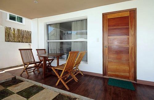 Balabag Bed & Breakfast | Bluewaves Westcliff Villa