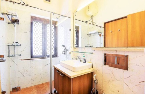 Defence Colony Apartment | BluO Modern 1BHK - Defence Colony