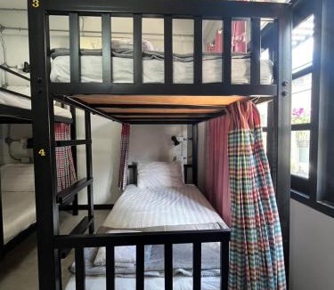 Wat Bowon Niwet Hostel | BNK89 Hostel