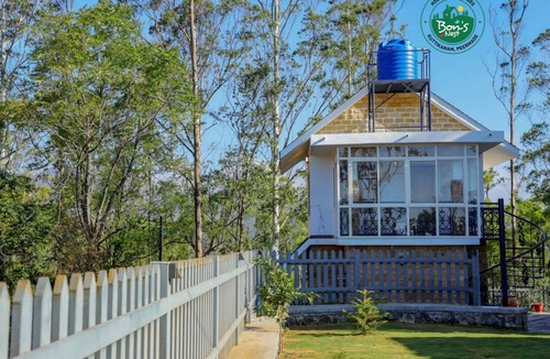 Kuttikkanam Bed & Breakfast | BonsNest Holiday Homes - Balcony Suite