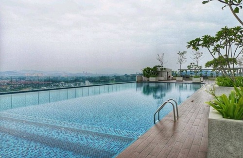 Bangi Sentral Apartment | *BRAND NEW* EVO SUITES CAN SELF IN (WiFi)