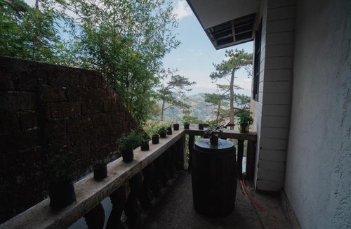 Baguio Apartment | Bree's Mountainview Main house