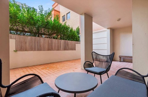 Camperdown Apartment | Bright Inner-West Stay with Pool Access
