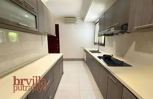 Putrajaya Villa | BRVilla 5-bedroom villa in IOI Resort City Putrajaya with PRIVATE POOL