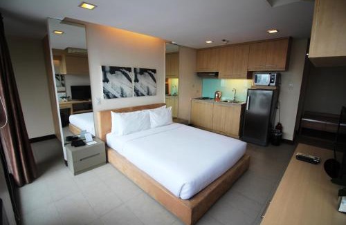 Wack-Wack Greenhills Apartment | BSA Twin Towers