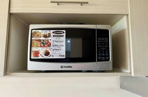 Silang Condo | Calm and Clean Getaway + 400mbps+Netflix+Disney
