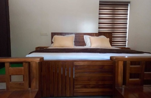 Kuzhuppilly Resort | Calm and Pleasant 2-bedroom resort with AC and wifi in Cherai beach