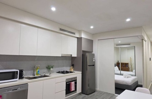 Camperdown Apartment | Camperdown one 02 Close to bus stop and SYD CBD