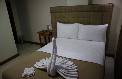 Caticlan Hotel | Candice Lucy Hotel