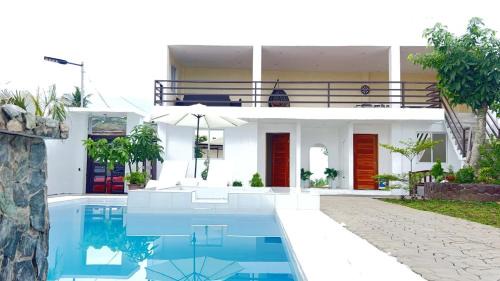 Silang Villa | Casa de Matilda