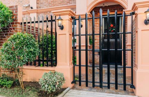 Lucena Apartment | Casa de Oro