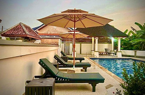 Sa Khu Villa | Casa Gris with Shared Pool