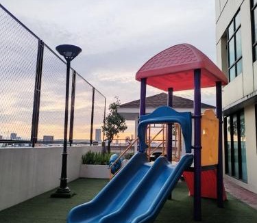 Pio del Pilar Apartment | Casa Makati