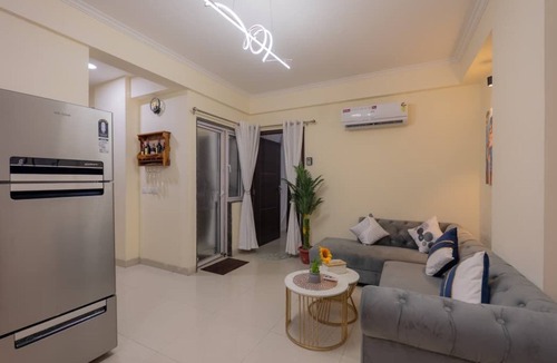 Tonk Phatak Apartment | Cayetana Luxury Homestays 3BHK With Jacuzzi