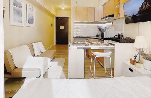 Cebu Apartment | Cebu IT Park Avida Riala T4 City Scape