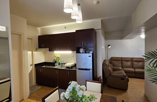 Lahug Condo | Centrally located, accesible, modern