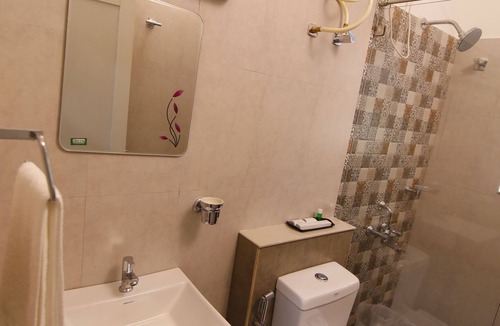 Kollam Hotel | Chandra Inn