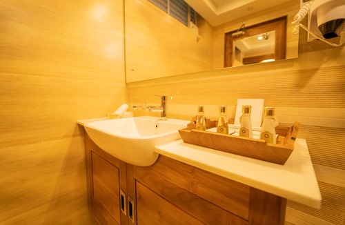 Periyur Hotel | Chandys Drizzle Drops Munnar Top Station