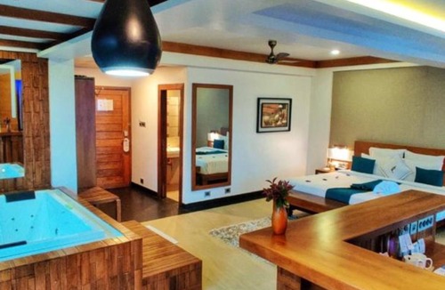 Chithirapuram Hotel | CHANDYS WINDY WOODS