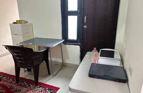 Naini Apartment | Charming 1-bedroom apartment in Rehi Taluka, Naini